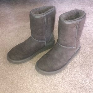 UGG Classic Short Boot